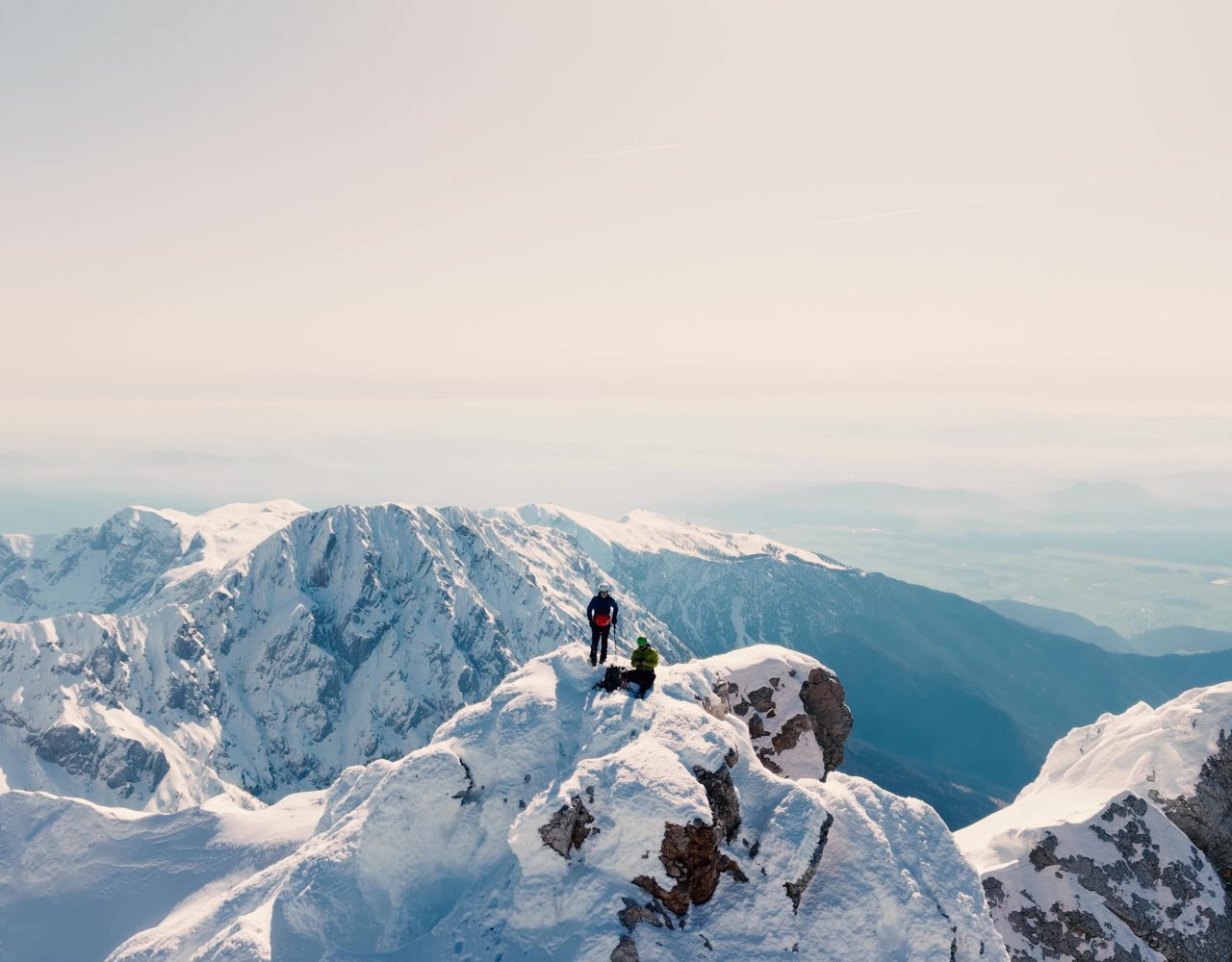 Drone snemanje - Jezerska Kočna - Zimski vzpon in smučanje