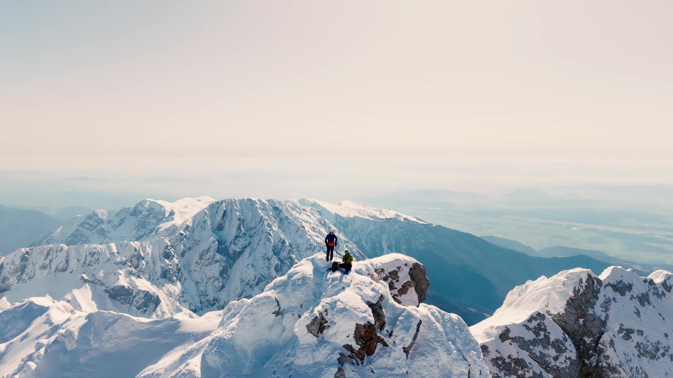 Drone snemanje - Jezerska Kočna - Zimski vzpon in smučanje